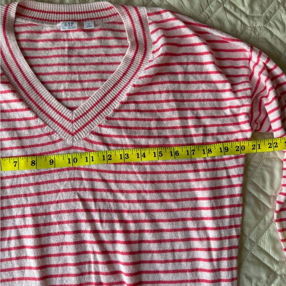 GAP S Pink Striped Linen Blend v-neck Sweater - Picture 8 of 9